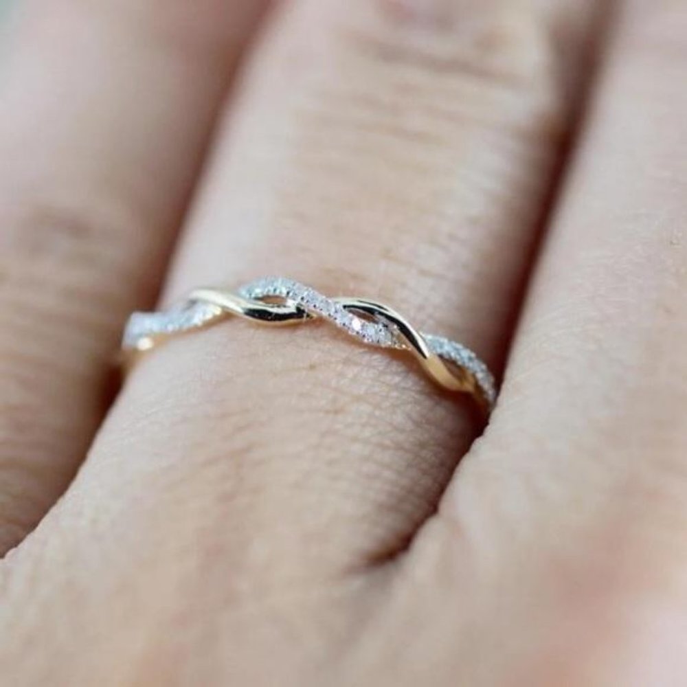 New 18k Rose Gold Diamond Twist Halo Ring, cute Ring, shiny Ring. - Picture 3 of 3